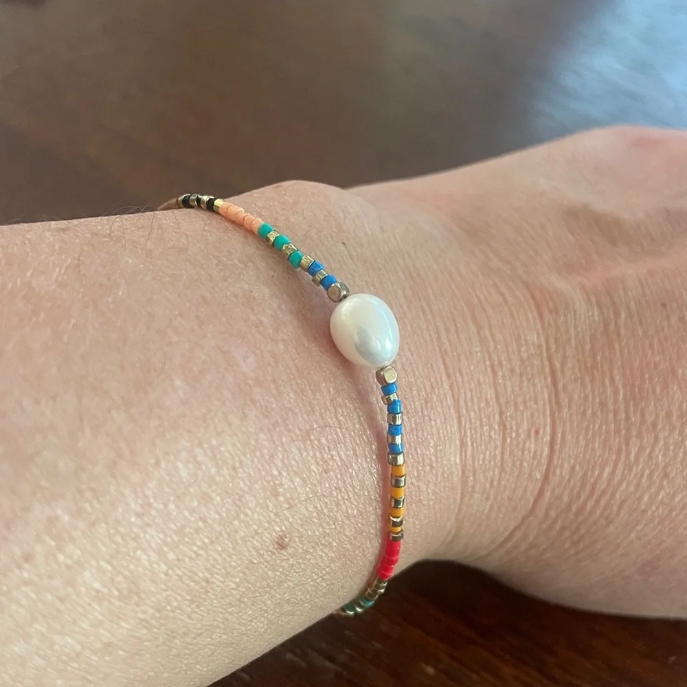 Plunder Bracelet + Charm Set. Pearl beaded bracelet. Gold rose charm. New in bag - Picture 3 of 8